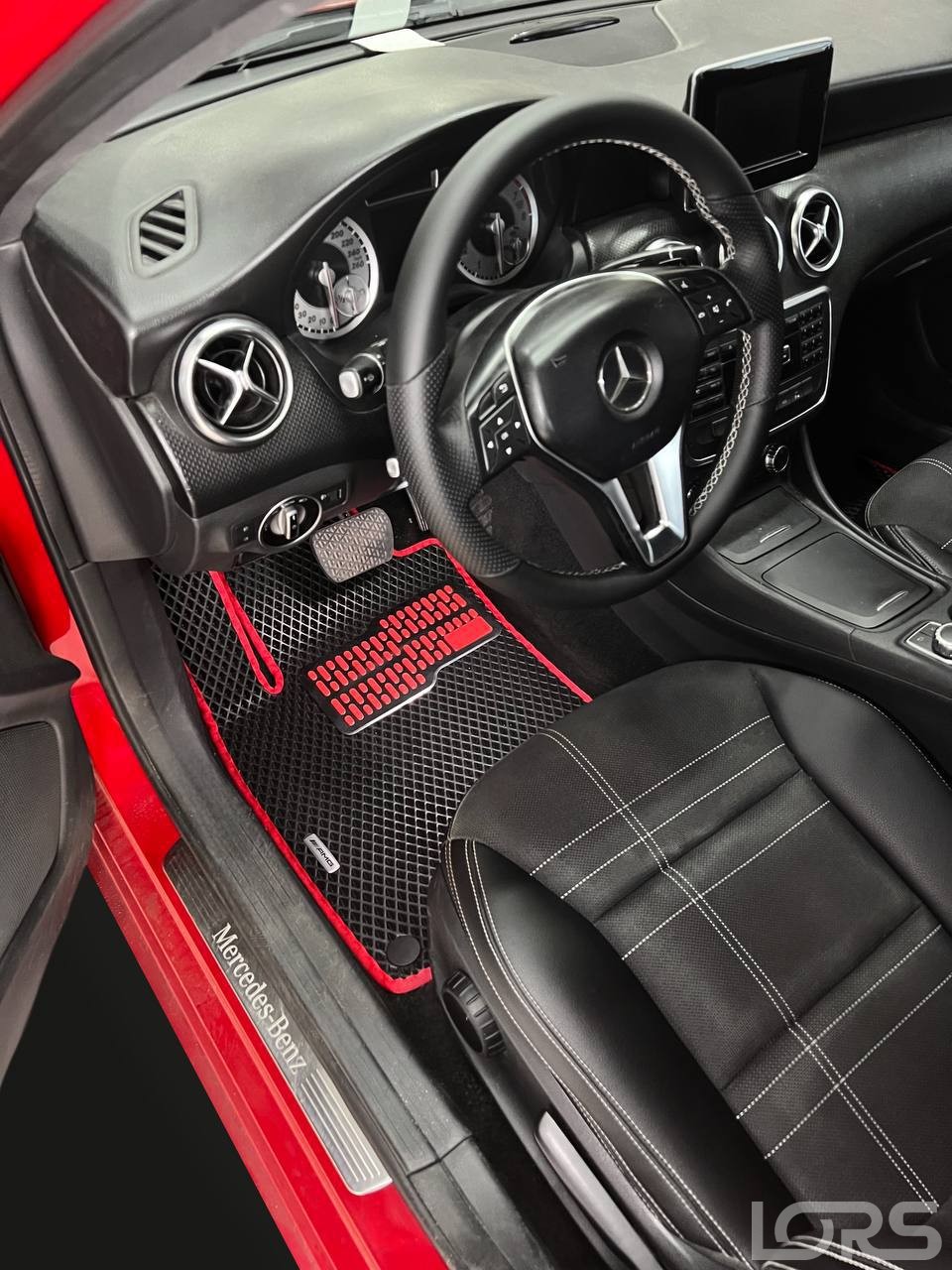 Mercedes-Benz W176 (2012-2018) modeline özel Lors EVA oto paspasları