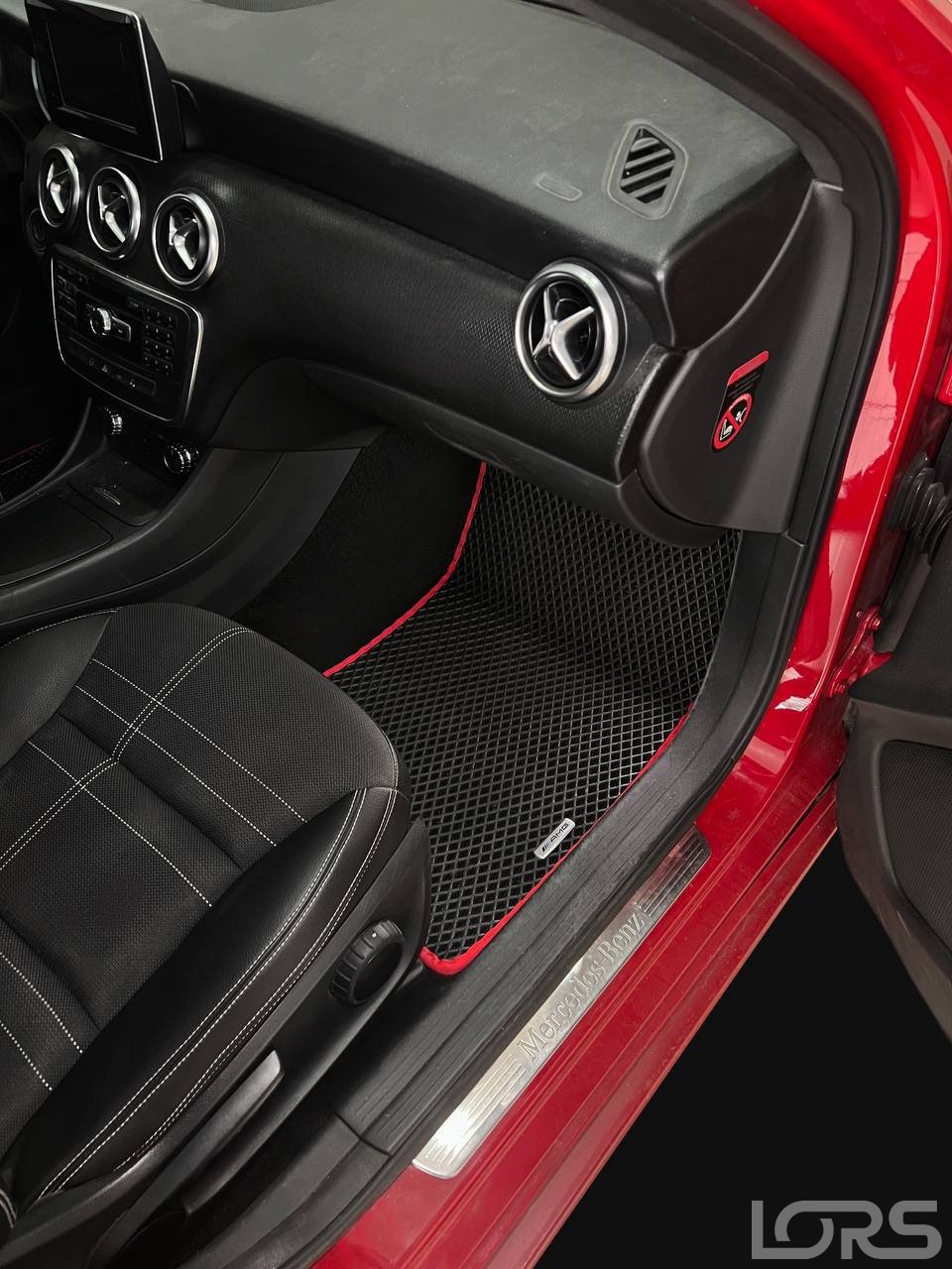 Mercedes-Benz W176 (2012-2018) modeline özel Lors EVA oto paspasları